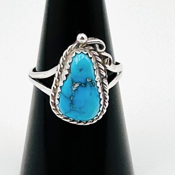 Vintage 1970s Sterling Silver and Turquoise Ring – Ring Size 7 1/2 - Picture 4 of 6